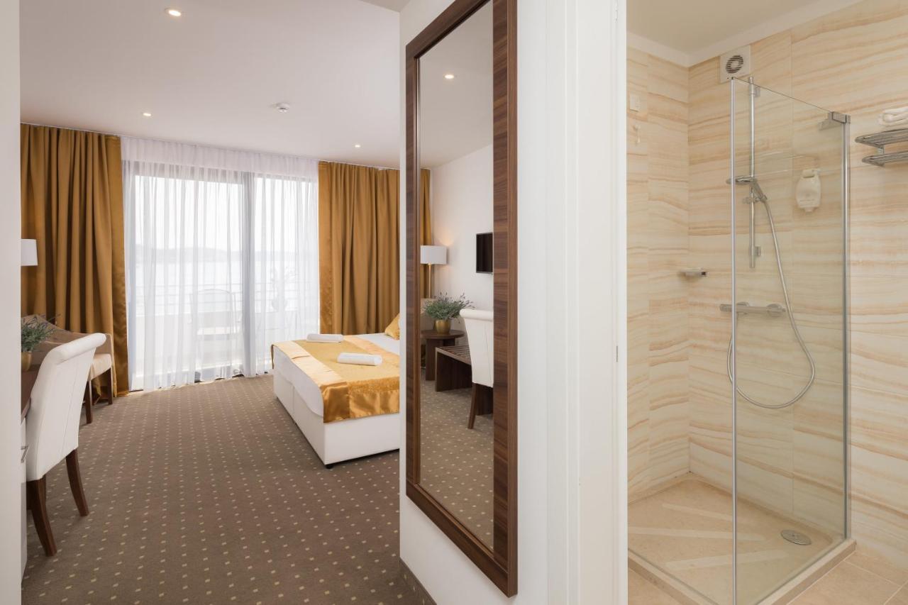 Hotel Perla Rogoznica  Extérieur photo